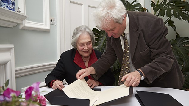 Dr. Ruth Arnon (L) and Dr. Paul Nurse sign the agreement (Photo credit: Courtesy)