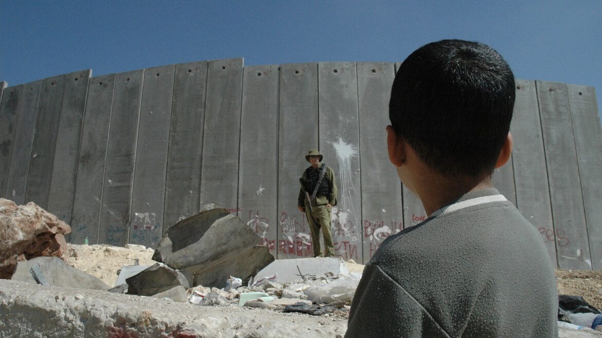 Apartheid wall in the West Bank. Photo: Wikimedia