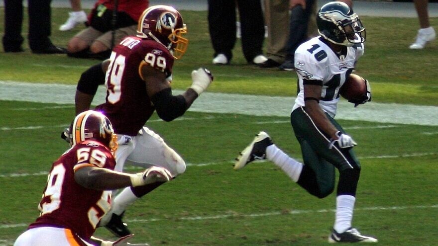 Philadelphia Eagles wide receiver DeSean Jackson during a 2008 game against the Washington Redskins. Credit: Mr. Shultz via Wikimedia Commons.
