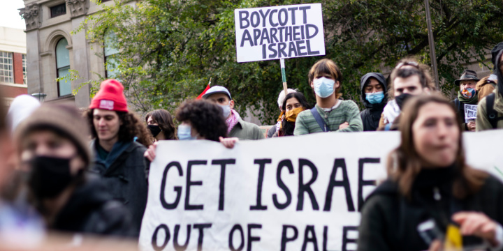 Illustrative Anti-Israel protestors in Melbourne, Australia, c. 2021. Photo: Matt Hrkac/Wikimedia Commons.